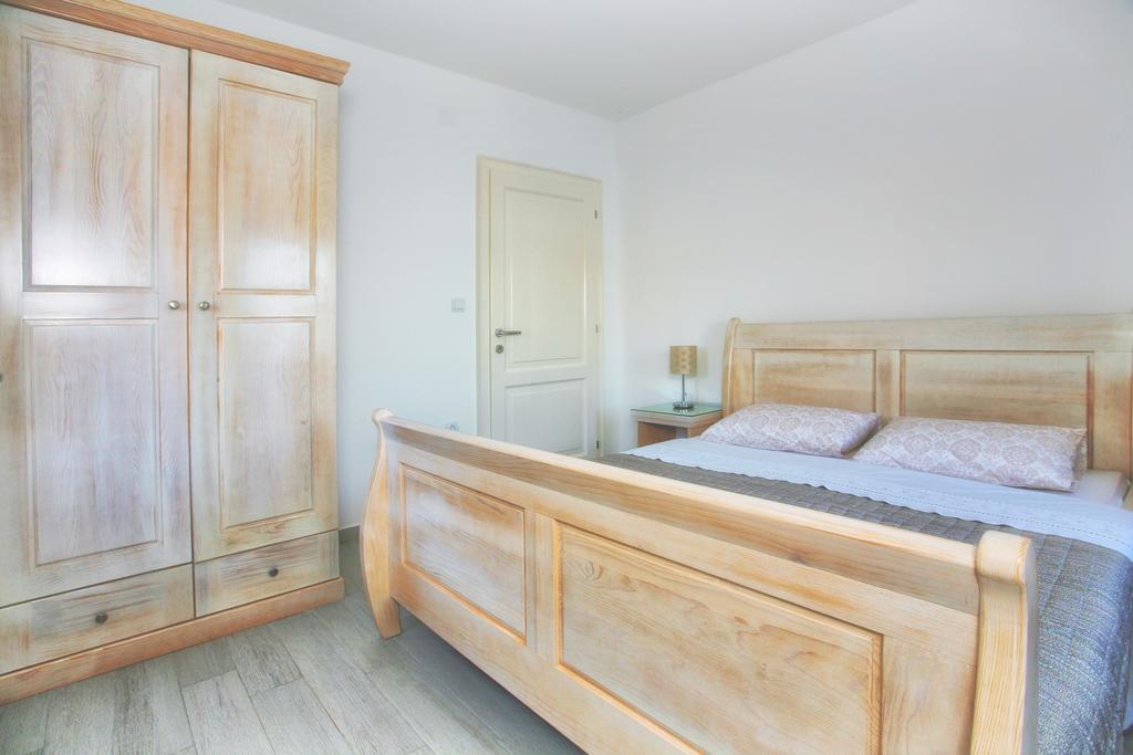 Apartments Barizon Луштиця Екстер'єр фото